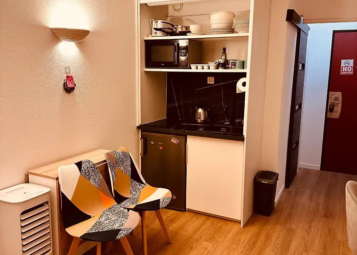 Ryan Homes Studio - In Aparthotel, La Defense